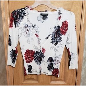 White House Black Market size X small 3/4 sleeve floral print sweater